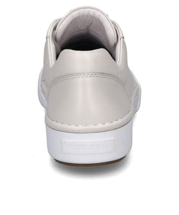 Claire 01 - Image 4